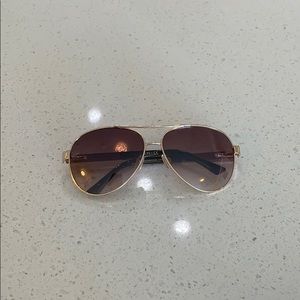 TAHARI Aviator Sunglasses